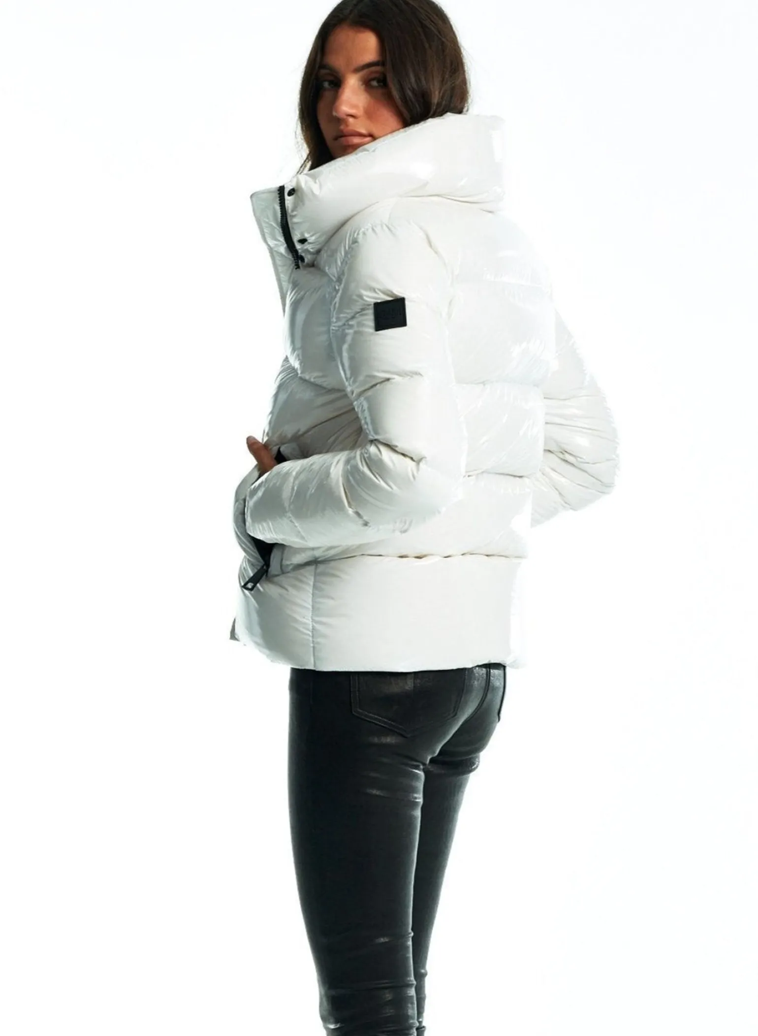 isabel_9-2.webp Isabel