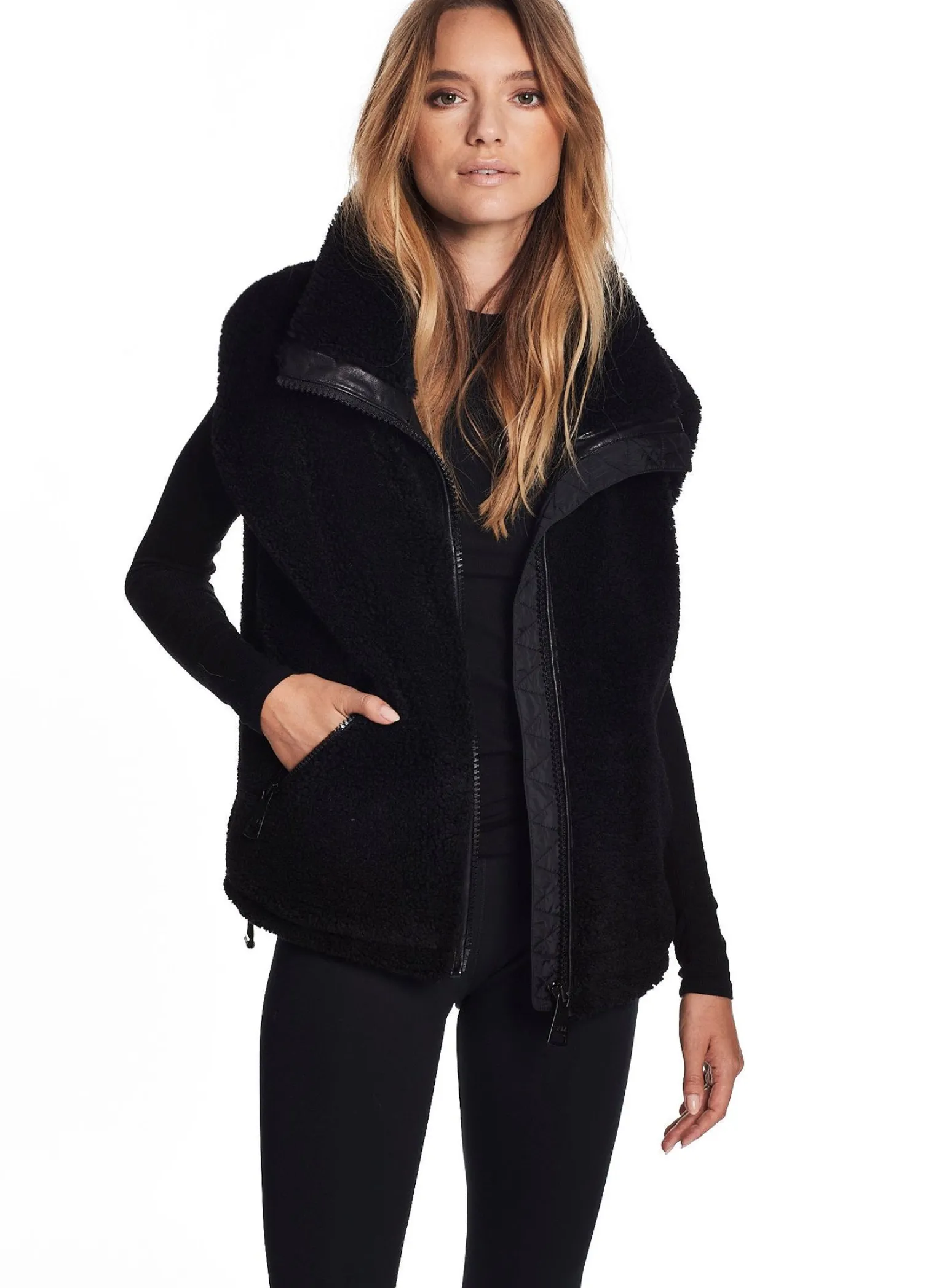 sherpa_vest_7-2.webp Sherpa Vest