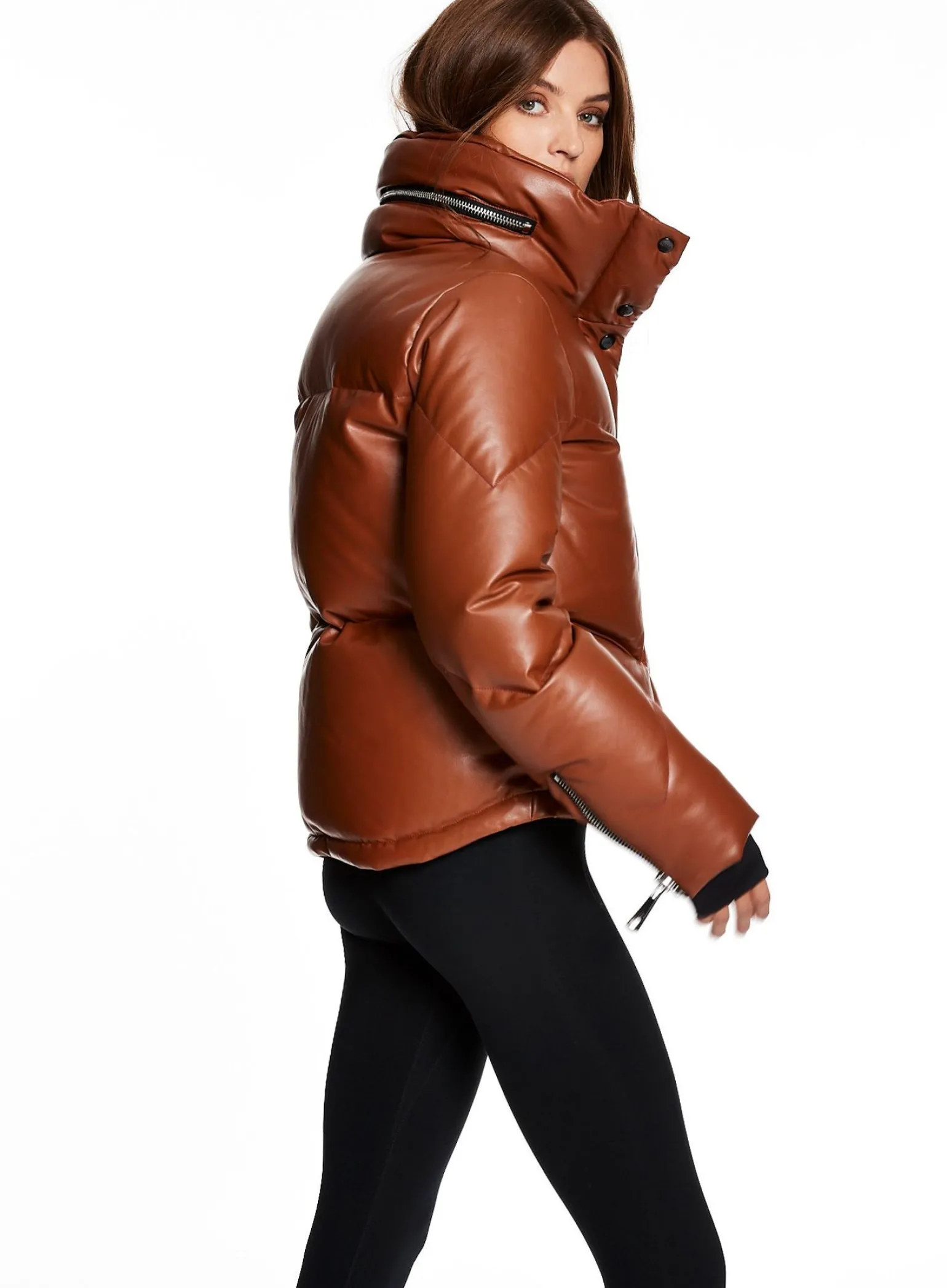 vegan_leather_athlete_14.webp Vegan Leather Athlete