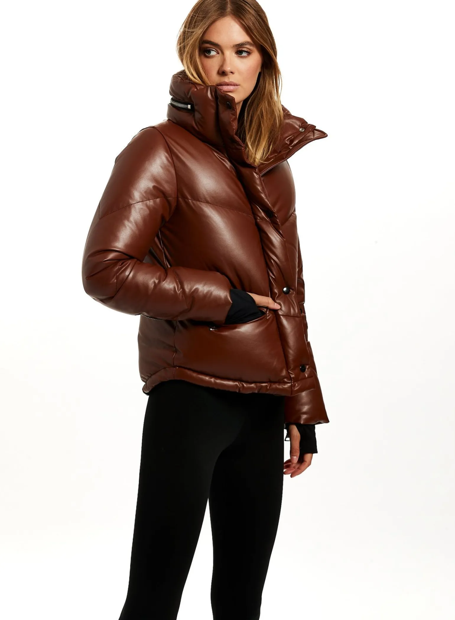 vegan_leather_athlete_6.webp Vegan Leather Athlete